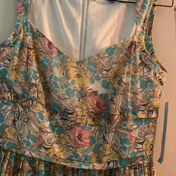 ANTONIO MELANI Dresses & Skirts - Antonio Melani floral dress size 0. New with tag